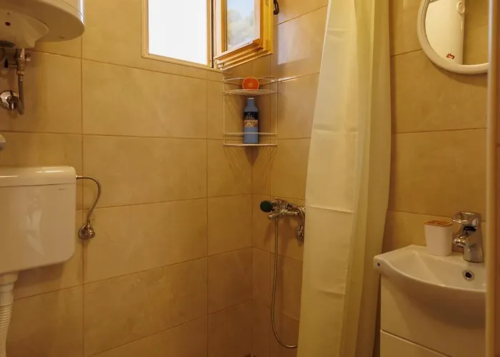 Brvnara Dadi Nyaraló